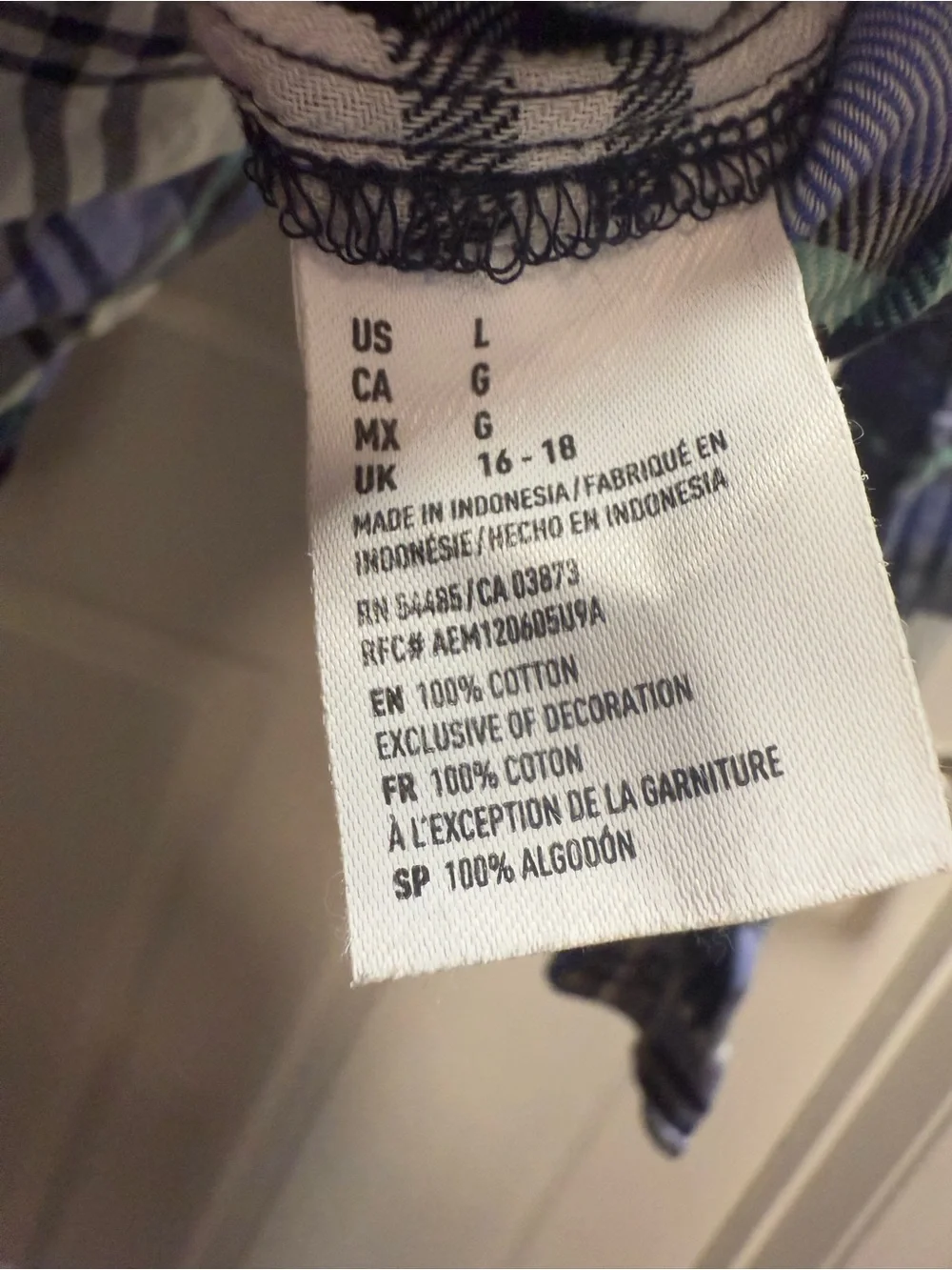American Eagle Outfitters Blue, White and Black Plaid Button-Down Shirt size L